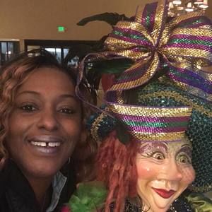 Meet your Posher, Cassandra